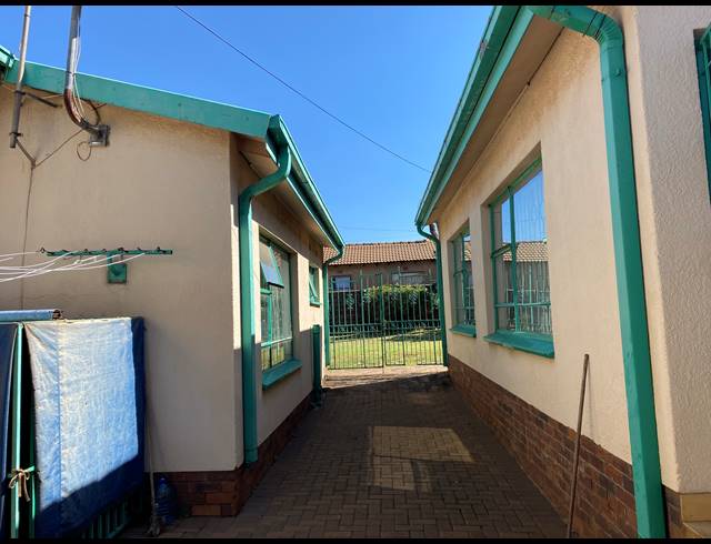 4 BEDROOM HOUSE FOR SALE IN PALM RIDGE